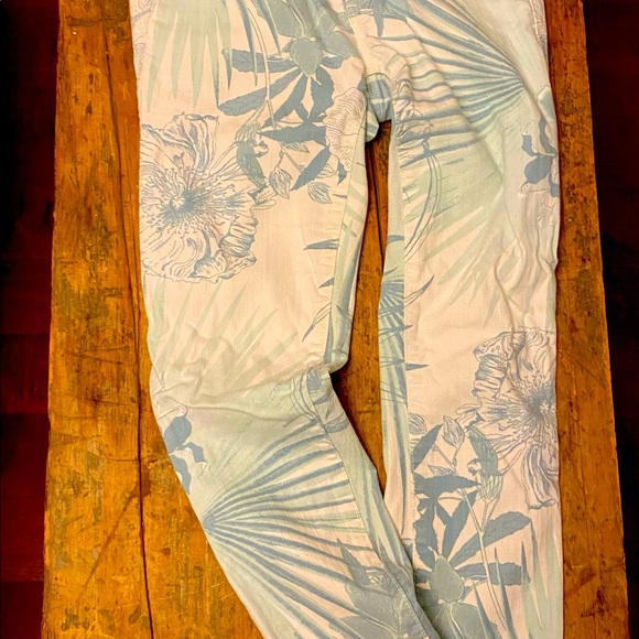 Tropical Print Jeans - Picture 2 of 3